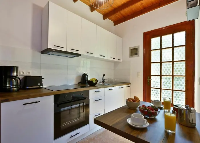 דירה Alamanos House *