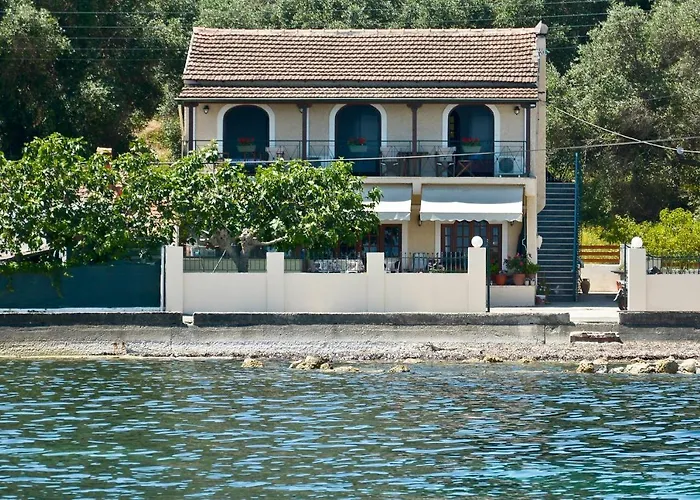 דירה Alamanos House