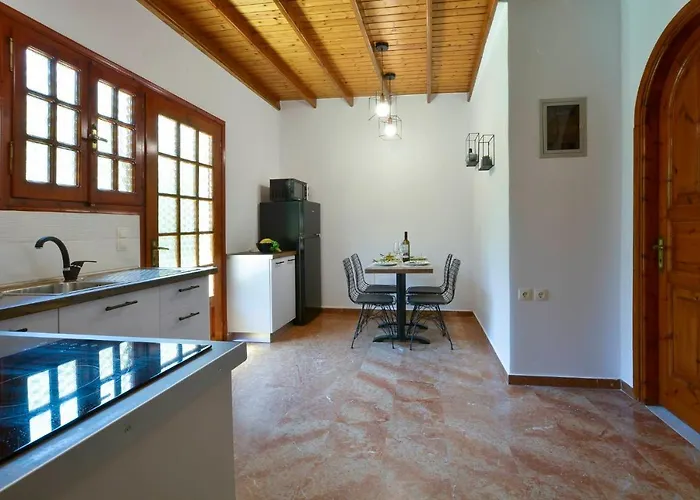 Alamanos House *